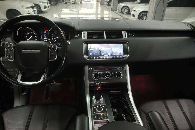 Used Land Rover Range Sport 2017 3.0 SC V6 SE Interior 3