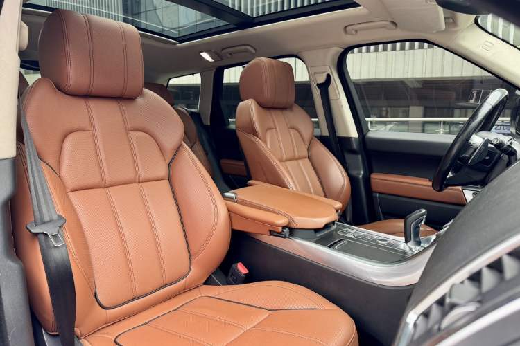 Used Land Rover Range Sport 2017 3.0 SC V6 HSE DYNAMIC Interior 7