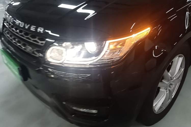 Used Land Rover Range Sport 2017 3.0 SC V6 SE Left Front Headlight