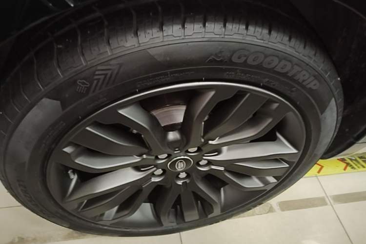 Used Land Rover Range Sport 2017 3.0 SC V6 HSE DYNAMIC Left Front Wheel Hub