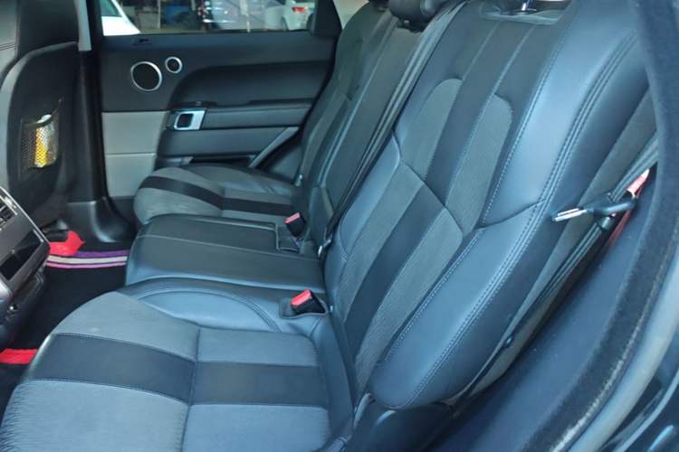Used Land Rover Range Sport 2017 3.0 V6 SC SE Left Rear Seat