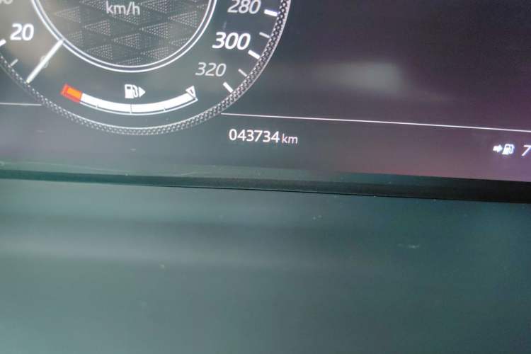 Used Land Rover Range Sport 2017 3.0 SC V6 HSE DYNAMIC Odometer Close Up