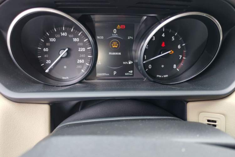 Used Land Rover Range Sport 2017 3.0 SC V6 HSE Odometer Close Up