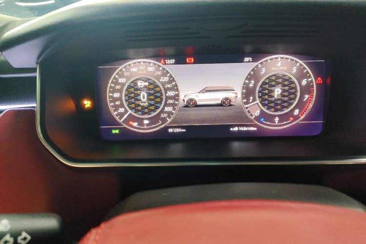 Used Land Rover Range Sport 2017 3.0 SC V6 HSE DYNAMIC Odometer Close Up