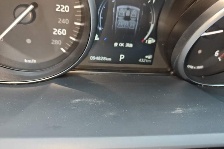Used Land Rover Range Sport 2017 3.0 SE European Version Odometer Close Up