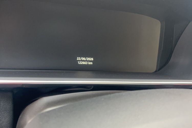 Used Land Rover Range Sport 2017 3.0 SC V6 HSE DYNAMIC Odometer Close Up