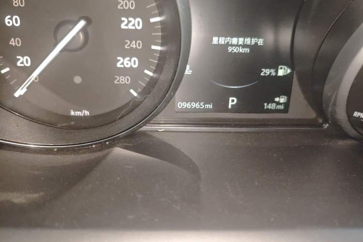 Used Land Rover Range Sport 2017 3.0 SC V6 SE Odometer Close Up