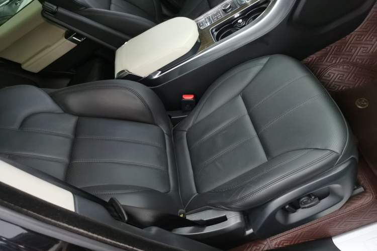 Used Land Rover Range Sport 2017 3.0 SC V6 HSE Right Front Seat