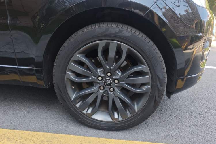 Used Land Rover Range Sport 2017 3.0 SC V6 HSE DYNAMIC Right Front Wheel Hub