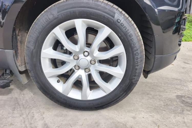 Used Land Rover Range Sport  Right Front Wheel Hub