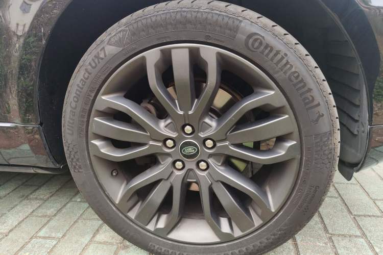 Used Land Rover Range Sport 2017 3.0 SC V6 HSE DYNAMIC Right Front Wheel Hub