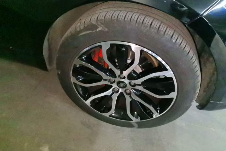 Used Land Rover Range Sport  Right Front Wheel Hub