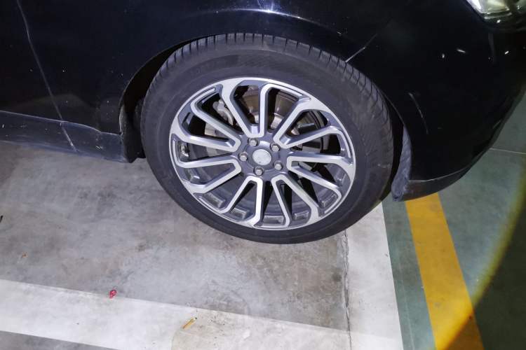 Used Land Rover Range Sport 2017 3.0 SC V6 SE Right Front Wheel Hub