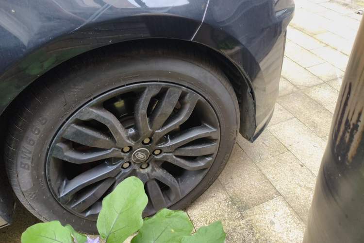 Used Land Rover Range Sport  Right Front Wheel Hub