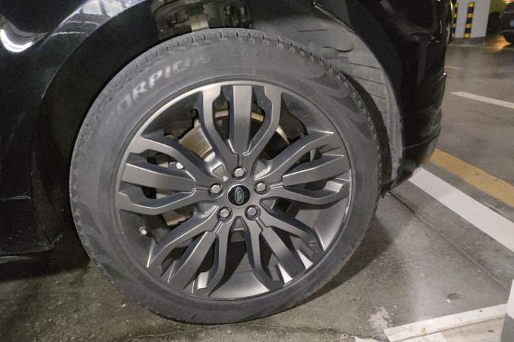Used Land Rover Range Sport 2017 3.0 SC V6 HSE DYNAMIC Right Front Wheel Hub