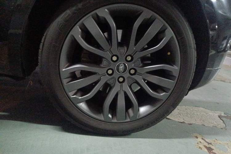 Used Land Rover Range Sport 2017 3.0 SC V6 HSE DYNAMIC Right Front Wheel Hub