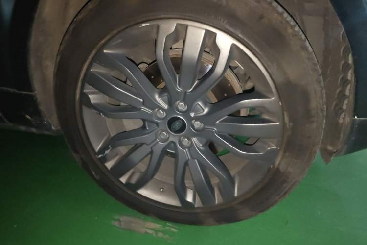Used Land Rover Range Sport 2017 3.0 SC V6 HSE DYNAMIC Right Front Wheel Hub