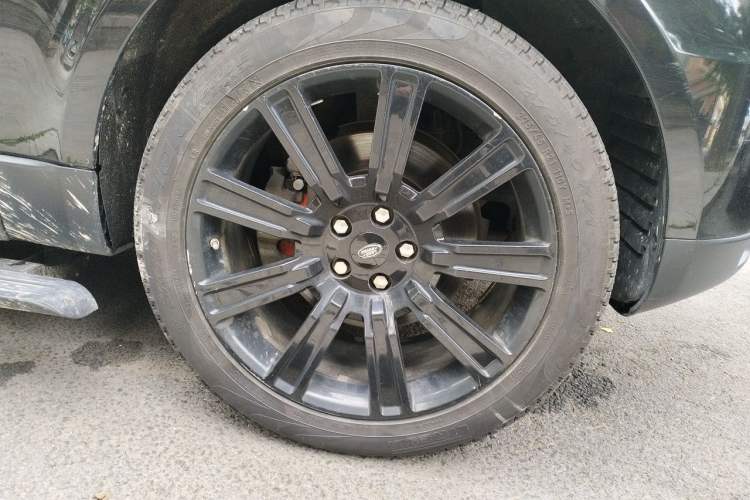 Used Land Rover Range Sport  Right Front Wheel Hub