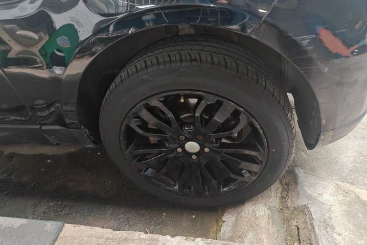 Used Land Rover Range Sport 2017 3.0 SC V6 SE Right Front Wheel Hub