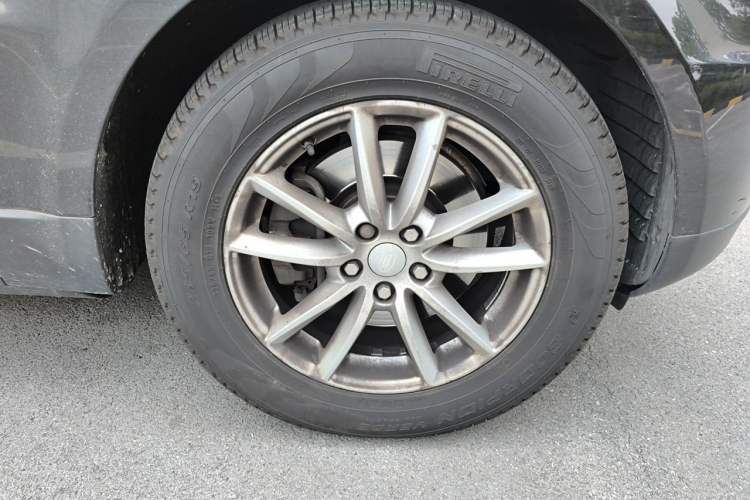 Used Land Rover Range Sport  Right Front Wheel Hub