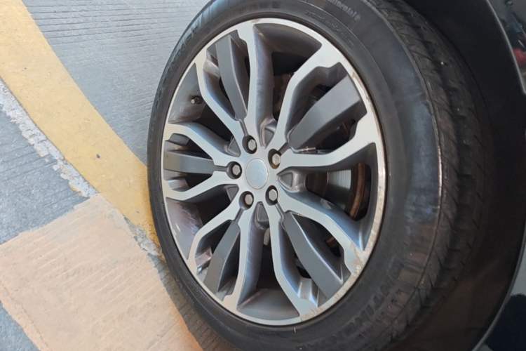 Used Land Rover Range Sport 2017 3.0 V6 SC SE Right Rear Wheel Hub