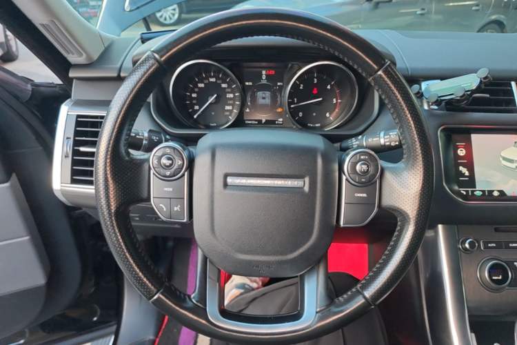 Used Land Rover Range Sport 2017 3.0 V6 SC SE Steering Wheel