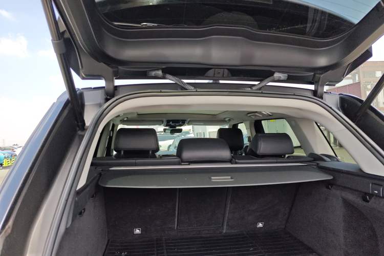Used Land Rover Range Sport 2017 3.0 SC V6 SE Trunk