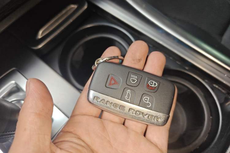 Used Land Rover Range Sport 2017 3.0 SC V6 SE Vehicle Key