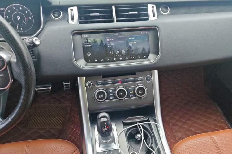 Used Land Rover Range Sport 2017 3.0 SC V6 HSE DYNAMIC Audio And AC Panel