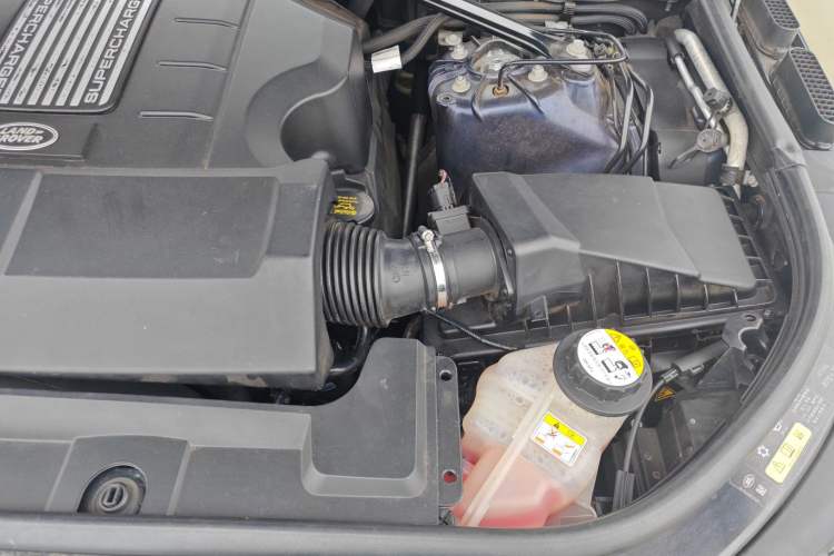 Used Land Rover Range Sport 2017 3.0 SC V6 HSE DYNAMIC Engine Bay Left