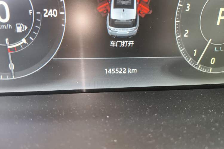 Used Land Rover Range Sport 2017 3.0 SC V6 HSE DYNAMIC Odometer Close Up