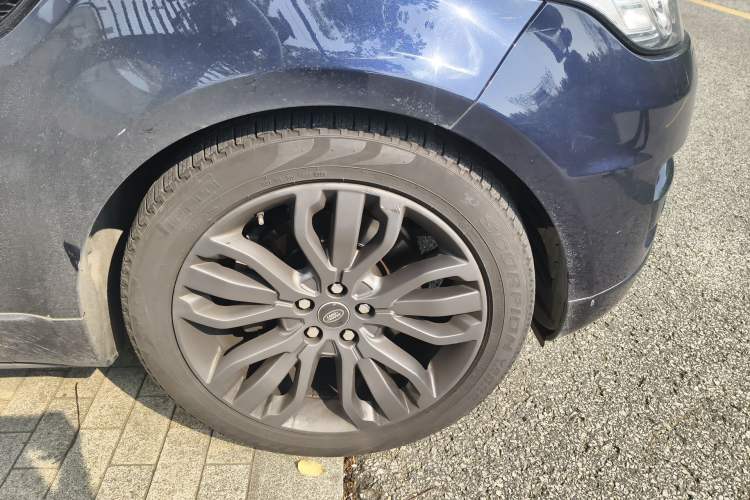 Used Land Rover Range Sport 2017 3.0 SC V6 HSE DYNAMIC Right Front Wheel Hub