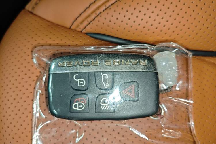 Used Land Rover Range Sport 2017 3.0 SC V6 HSE DYNAMIC Interior 1