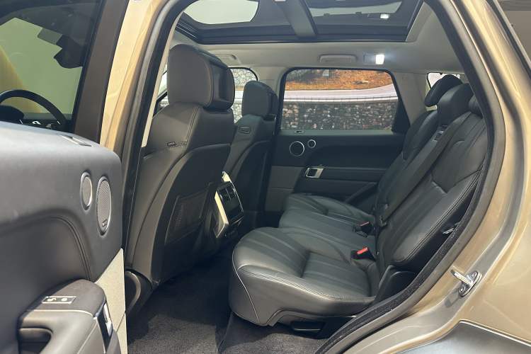 Used Land Rover Range Sport 2017 3.0 SC V6 HSE DYNAMIC Interior 10