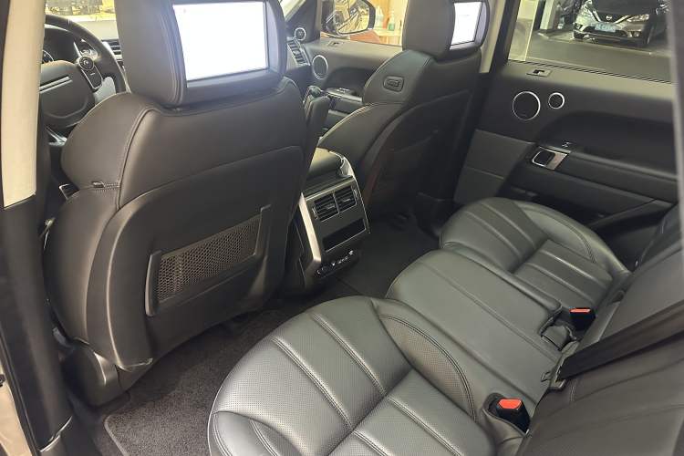 Used Land Rover Range Sport 2017 3.0 SC V6 HSE DYNAMIC Interior 9