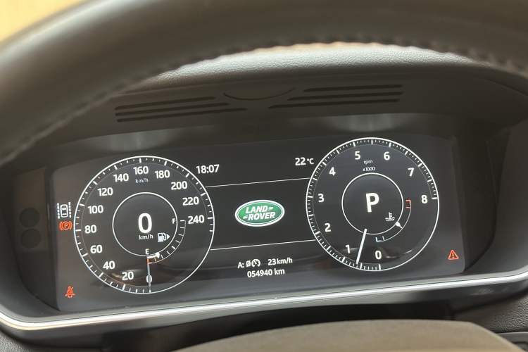 Used Land Rover Range Sport 2017 3.0 SC V6 HSE DYNAMIC Odometer Close Up