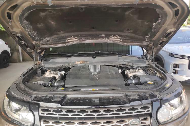 Used Land Rover Range Sport 2017 3.0 SC V6 SE Engine Bay