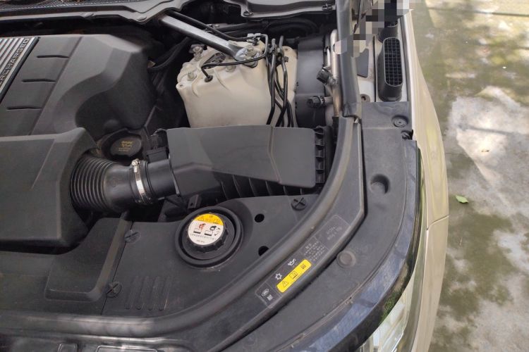 Used Land Rover Range Sport 2017 3.0 SC V6 SE Engine Bay Left