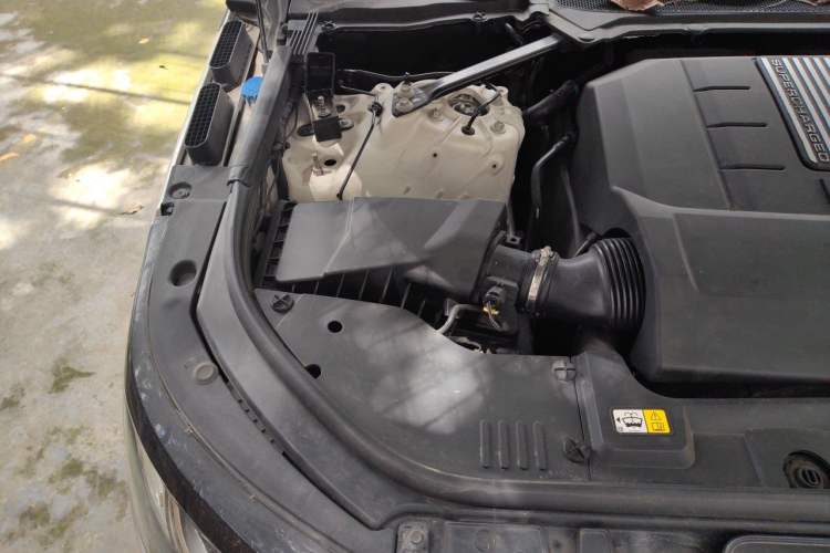 Used Land Rover Range Sport 2017 3.0 SC V6 SE Engine Bay Right