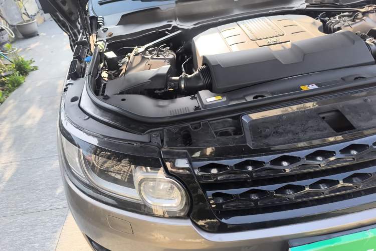 Used Land Rover Range Sport 2017 3.0 SC V6 HSE DYNAMIC Engine Bay Right