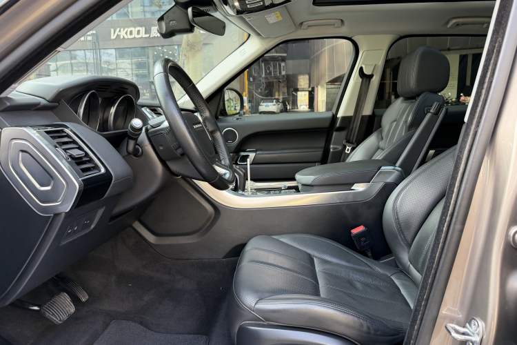 Used Land Rover Range Sport 2017 3.0 SC V6 HSE Interior 2