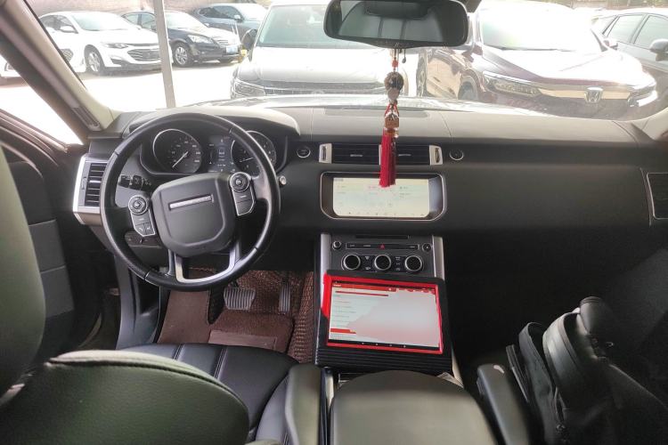 Used Land Rover Range Sport 2017 3.0 SC V6 SE Interior 2