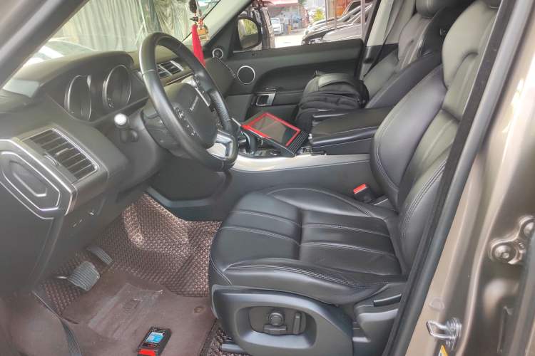 Used Land Rover Range Sport 2017 3.0 SC V6 SE Left Front Seat