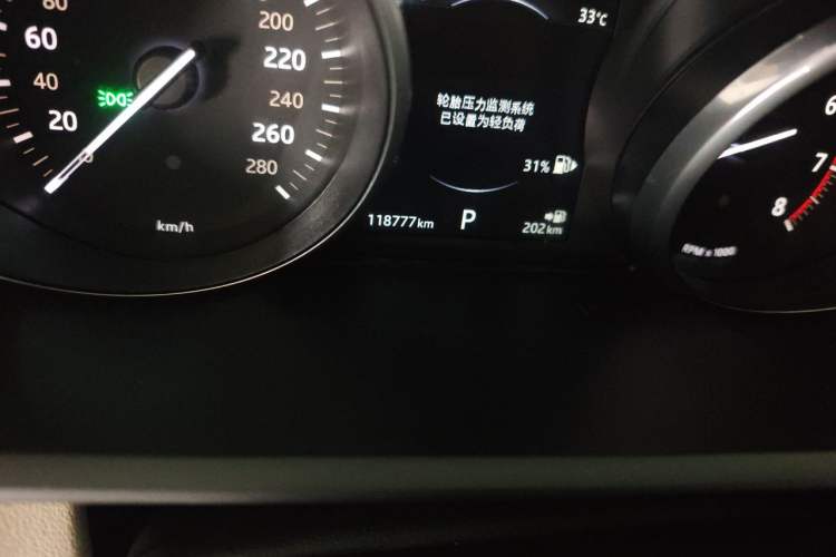 Used Land Rover Range Sport 2017 3.0 SC V6 HSE Odometer Close Up