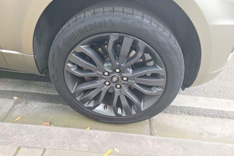 Used Land Rover Range Sport 2017 3.0 SC V6 HSE DYNAMIC Right Front Wheel Hub