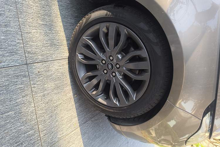 Used Land Rover Range Sport 2017 3.0 SC V6 HSE DYNAMIC Right Front Wheel Hub