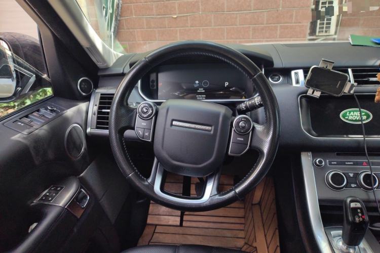 Used Land Rover Range Sport 2017 3.0 SC V6 SE Steering Wheel