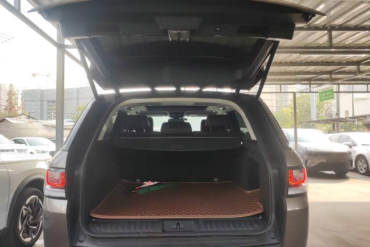 Used Land Rover Range Sport 2017 3.0 SC V6 SE Trunk