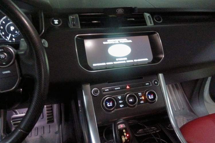 Used Land Rover Range Sport 2017 3.0 SC V6 HSE DYNAMIC Audio And AC Panel