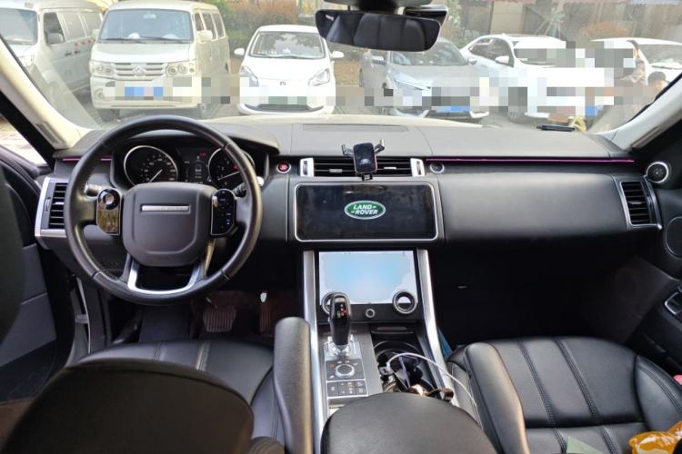 Used Land Rover Range Sport 2017 3.0 SC V6 SE Center Console
